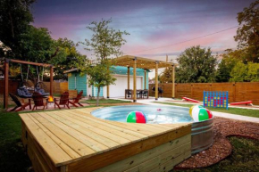 POOL - Theater KING BED & 7 minutes to RiverWalk